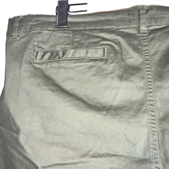 NEW Silver Jeans Co Light Olive Green Stretchy Khaki Shorts Women’s Plus Size 22 - Picture 6 of 7